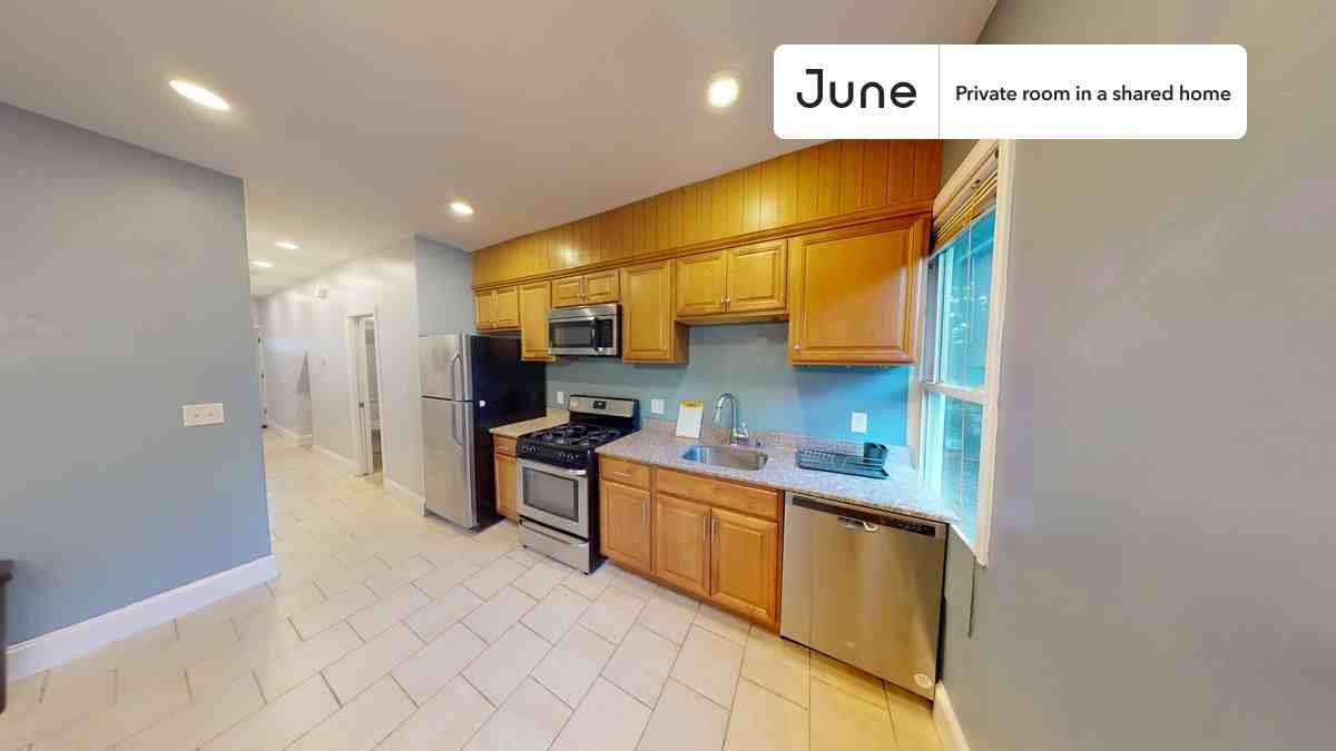 21 Rossmore St #A - Photo 7 of 11