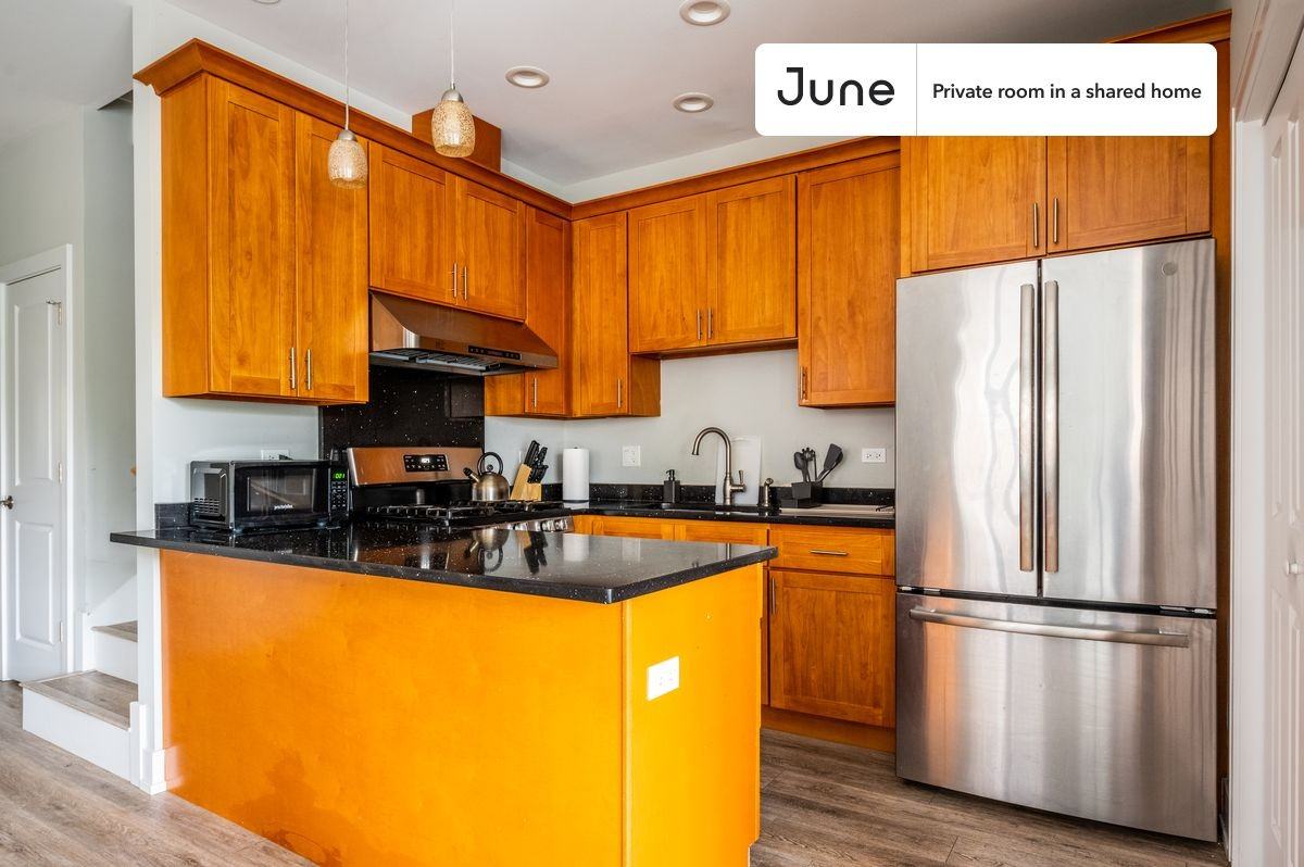 1119 S Loomis St #E - Photo 7 of 19