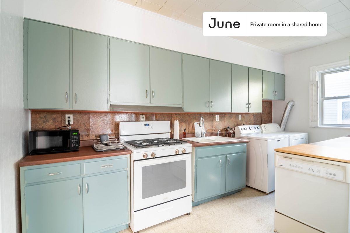 45 Montcalm Ave #D - Photo 7 of 16