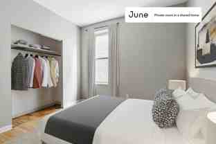3814 N Clark St #B - Photo 1 of 1