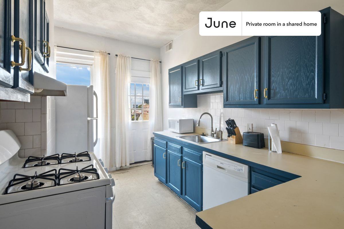 7 Linden St #B - Photo 2 of 11