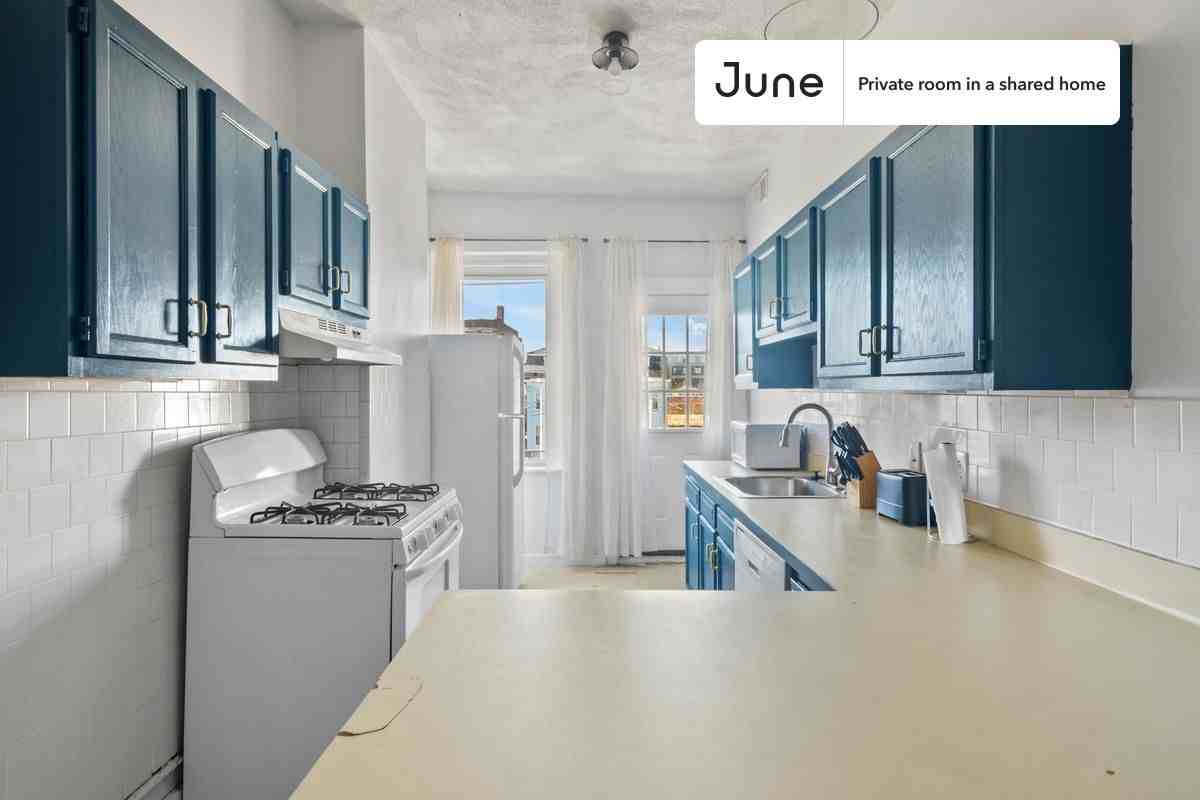 7 Linden St #B - Photo 6 of 11