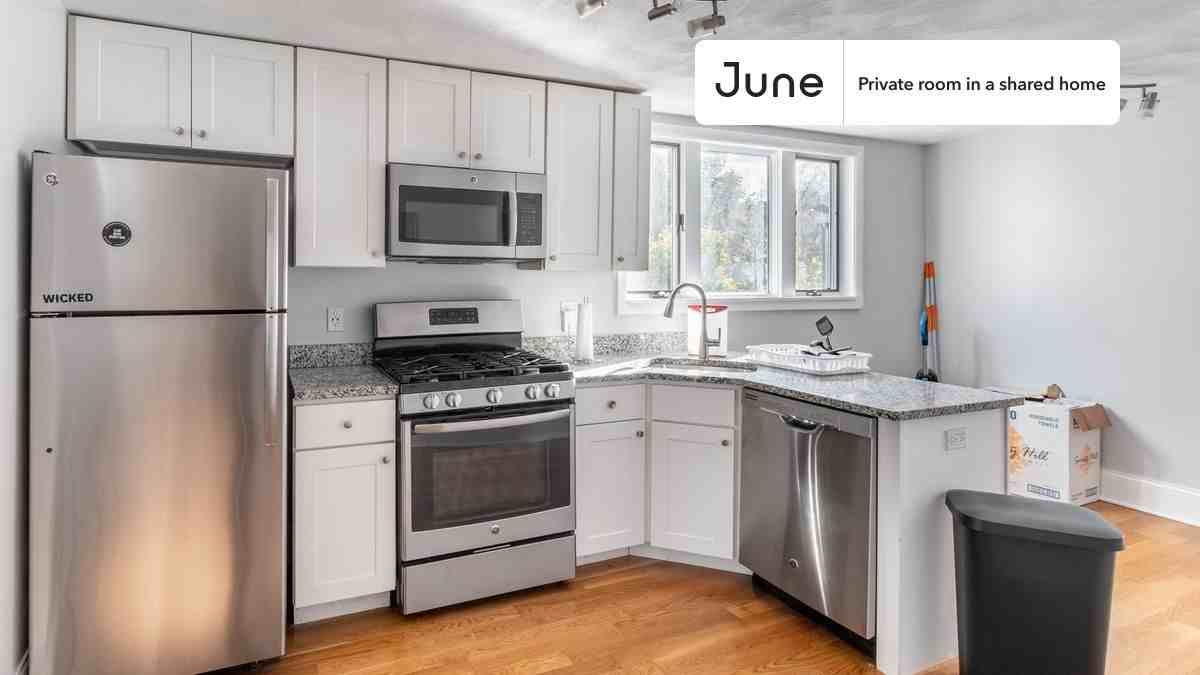 100 Flint St #A - Photo 6 of 18