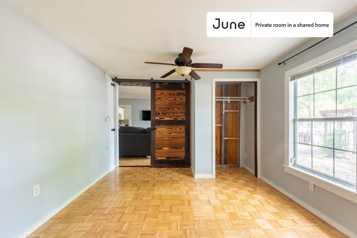 1805 Haskell St #A - Photo 2 of 22