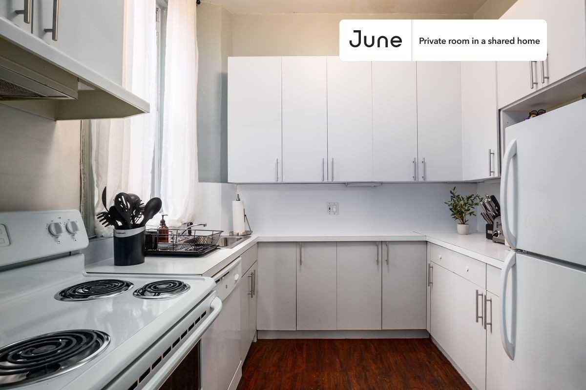 400 W 20th St #C - Photo 7 of 10
