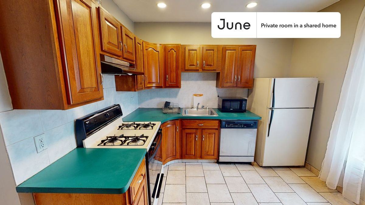 76 Easton St #D - Photo 7 of 16