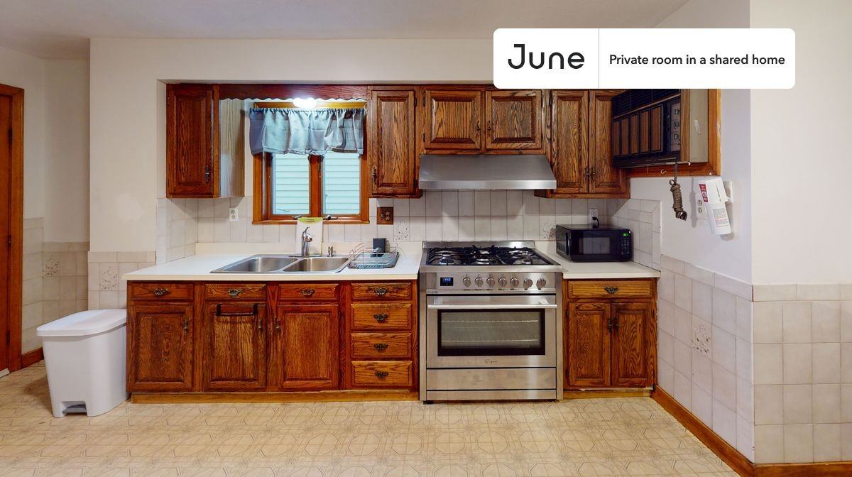 105 Walnut St #C - Photo 2 of 9