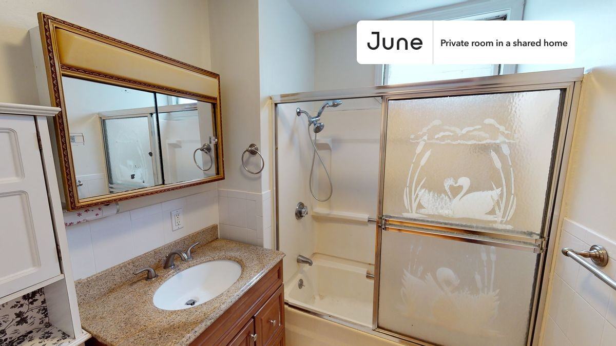 105 Walnut St #C - Photo 4 of 9