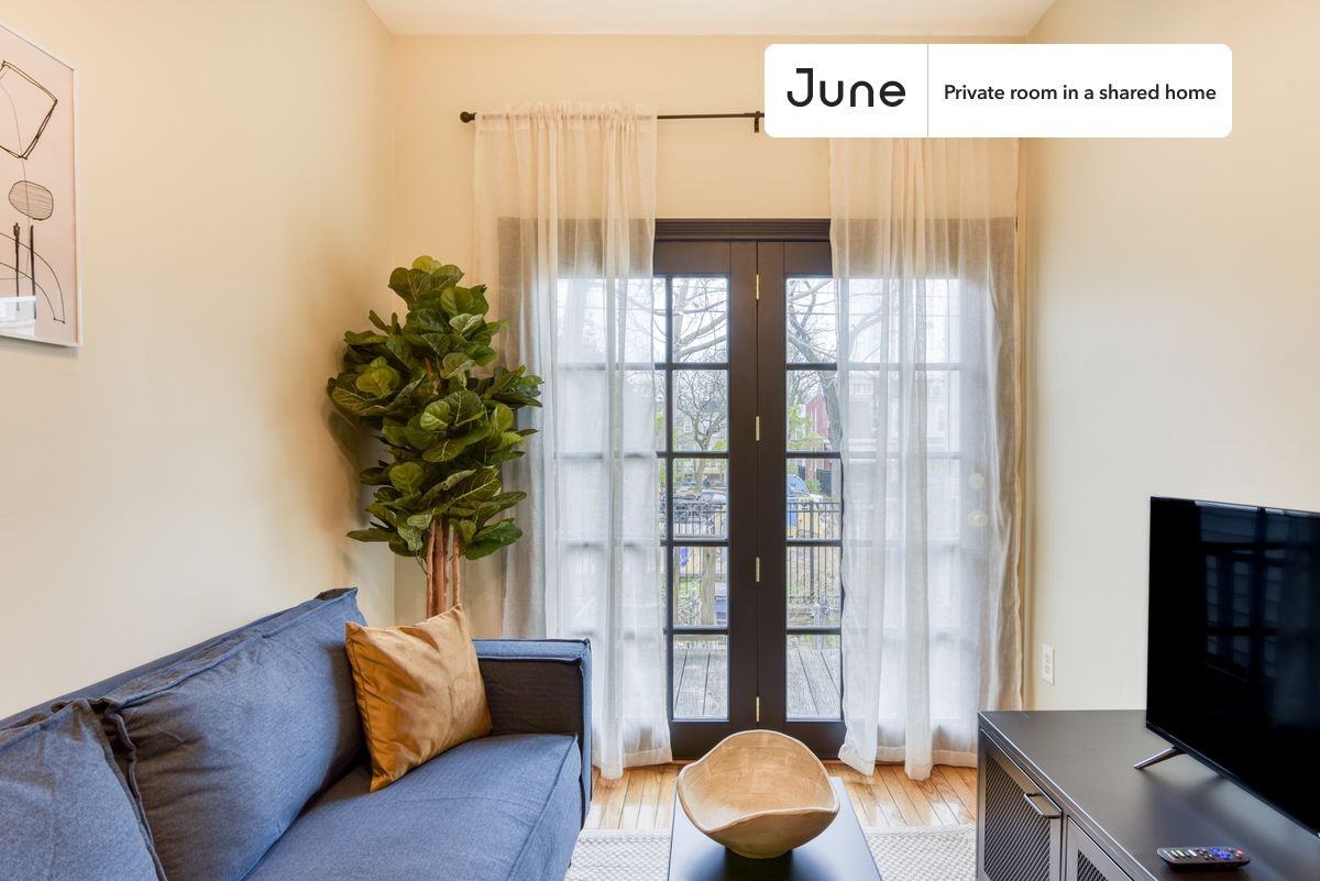 764 Columbia Road Northwest #2D - Photo 2 of 15