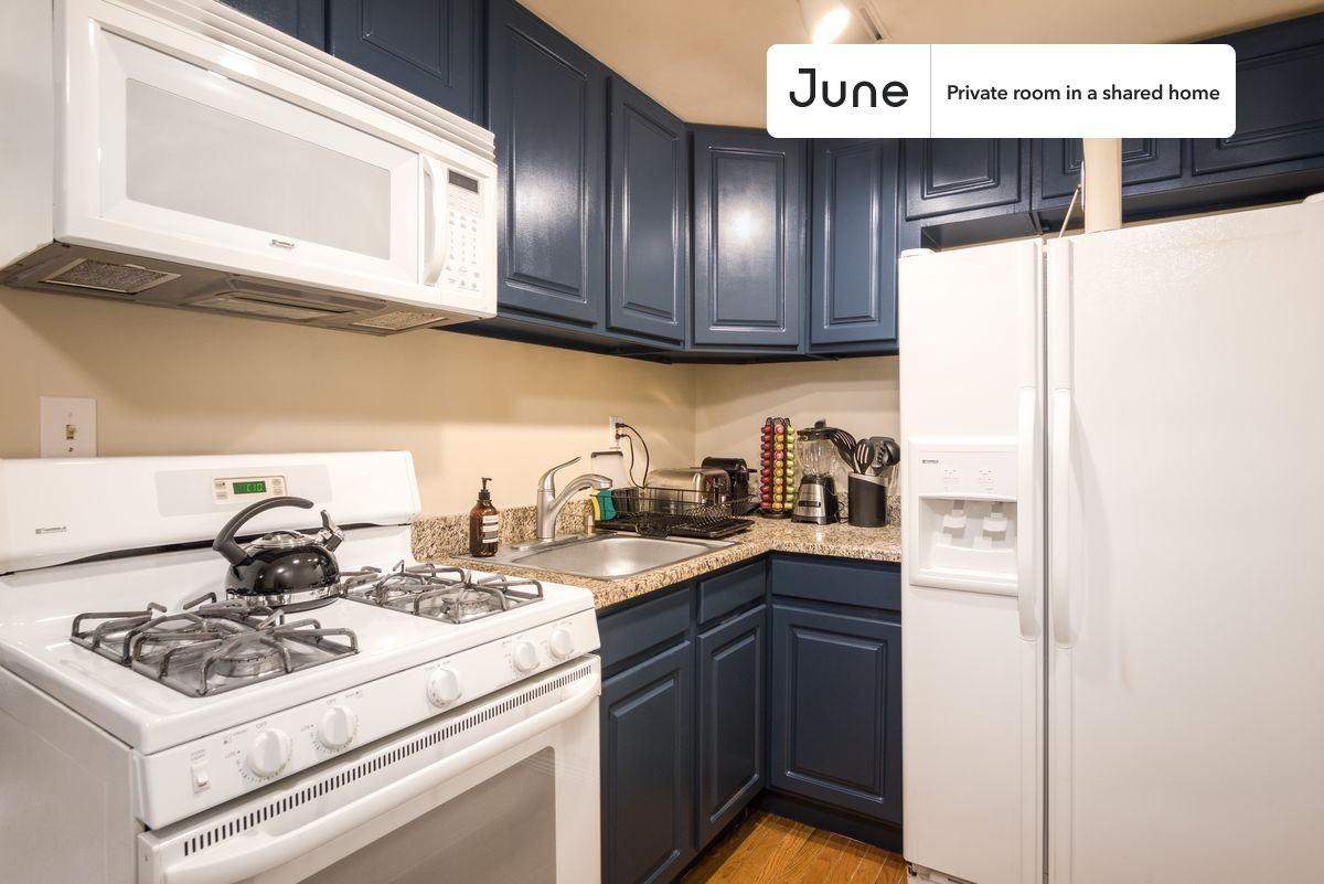 764 Columbia Road Northwest #2D - Photo 6 of 15