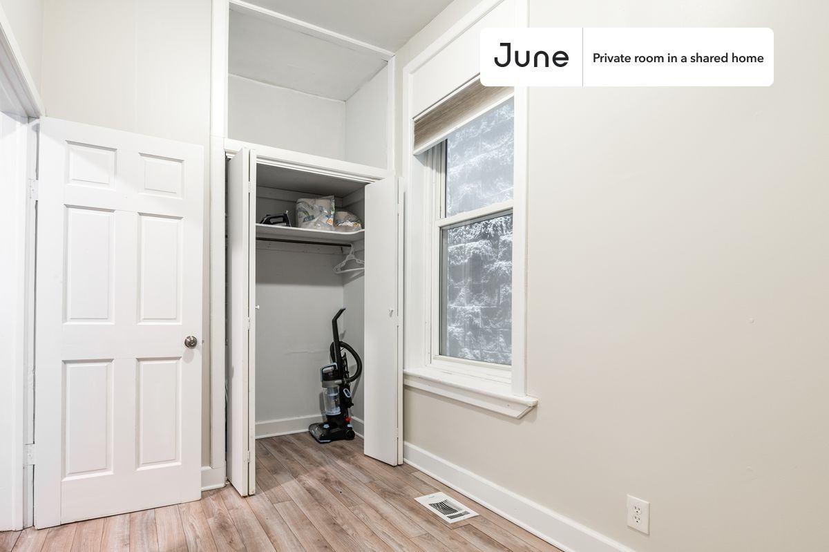 950 North Wolcott Avenue #B - Photo 4 of 22