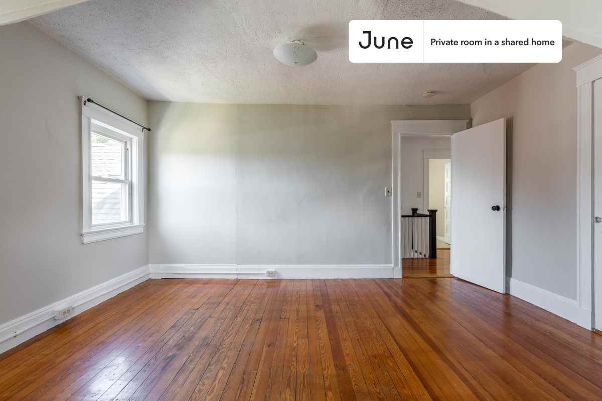 47 Wallingford Rd #G - Photo 2 of 18