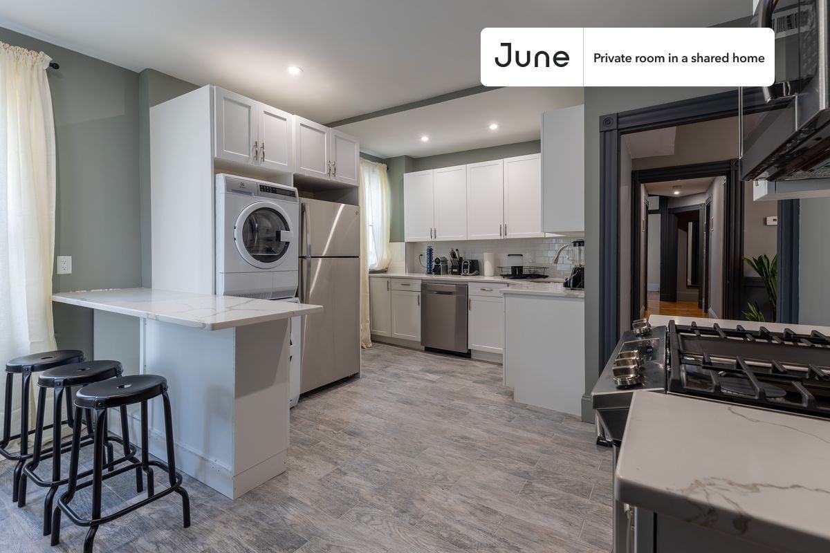 35 Newport St #C - Photo 7 of 12