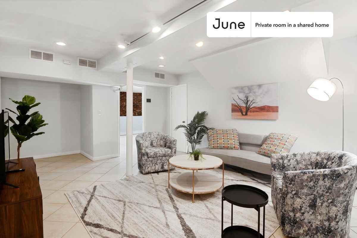 16 Royce Rd #C - Photo 5 of 16