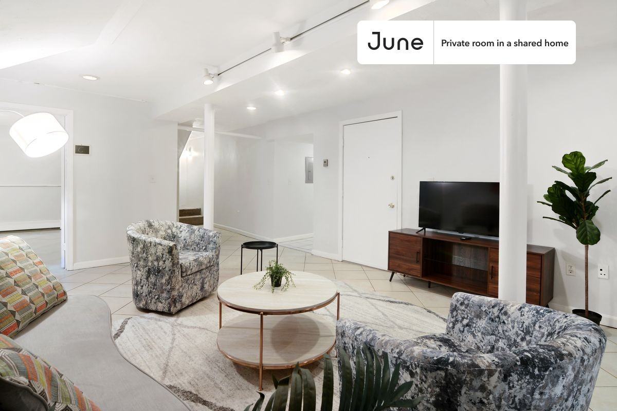 16 Royce Rd #C - Photo 6 of 16