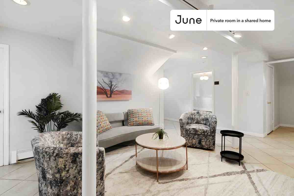 16 Royce Rd #C - Photo 7 of 16