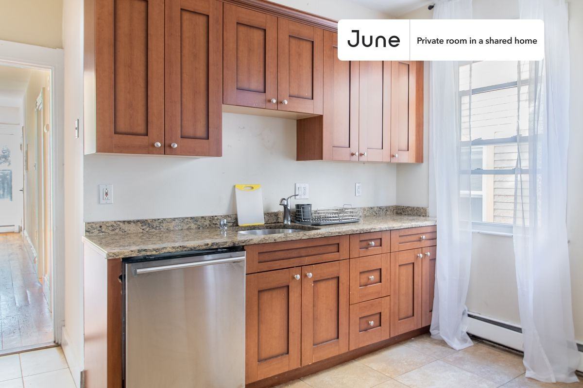 72 Calumet St #D - Photo 2 of 11