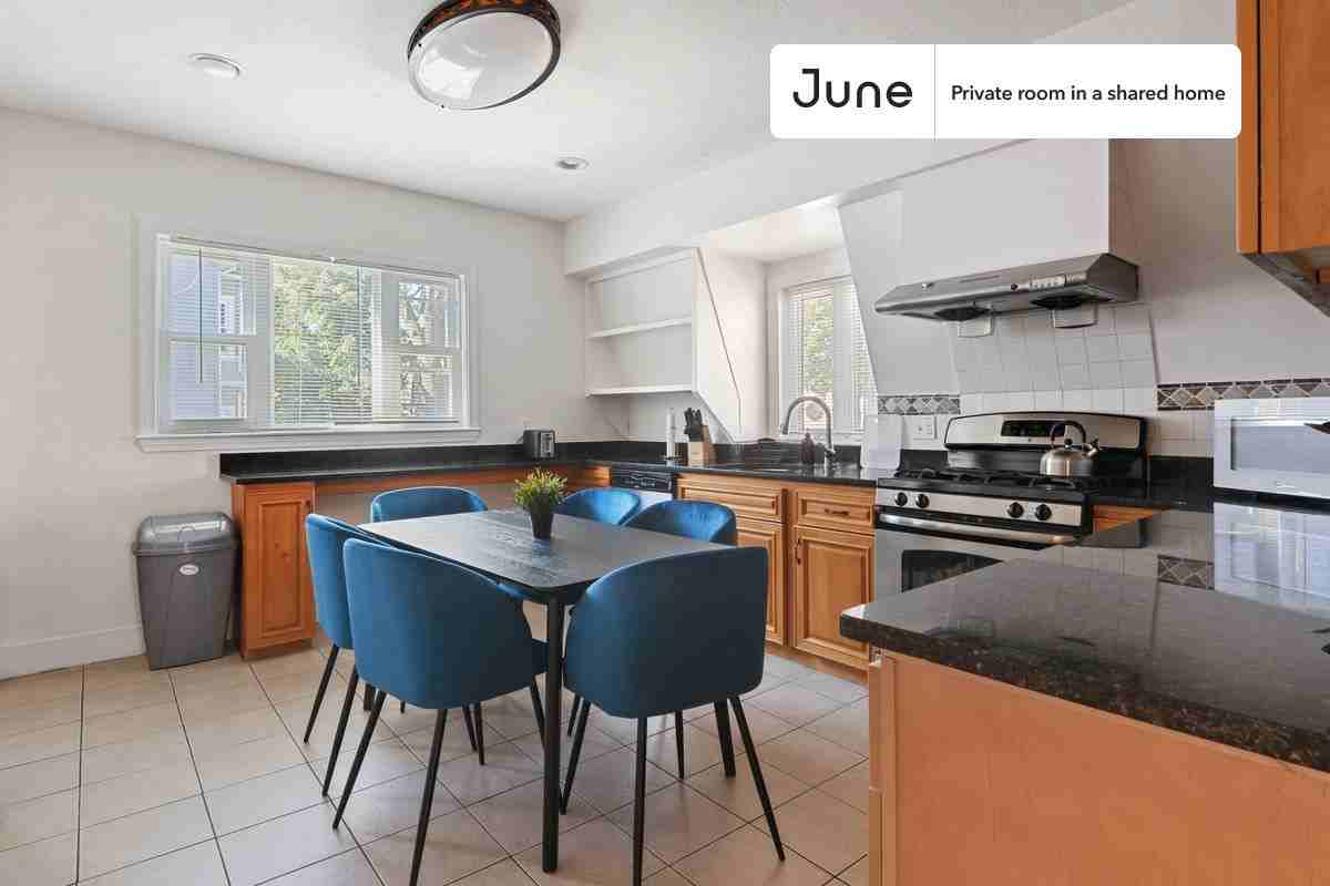 30 Royal St #F - Photo 7 of 16