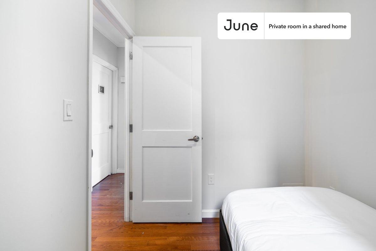 133 Avenue D #C - Photo 2 of 12