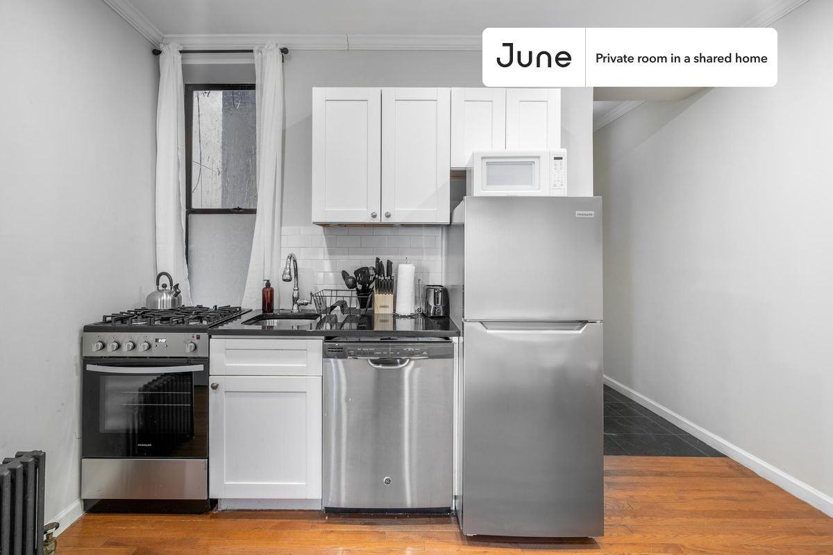133 Avenue D #C - Photo 6 of 12