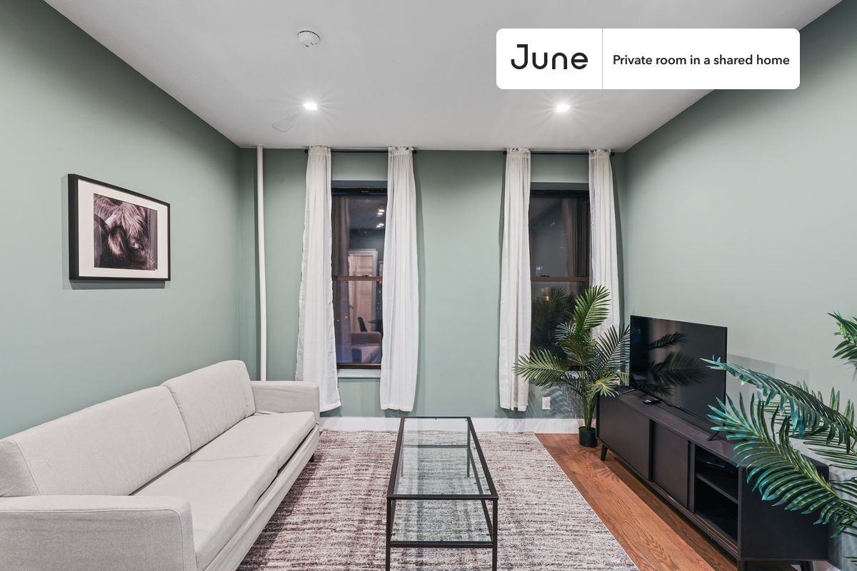 301 Saint Nicholas Ave #B - Photo 4 of 13