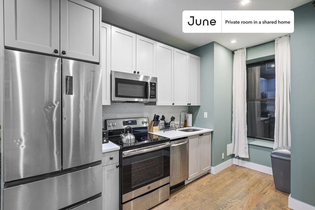 301 Saint Nicholas Ave #B - Photo 6 of 13