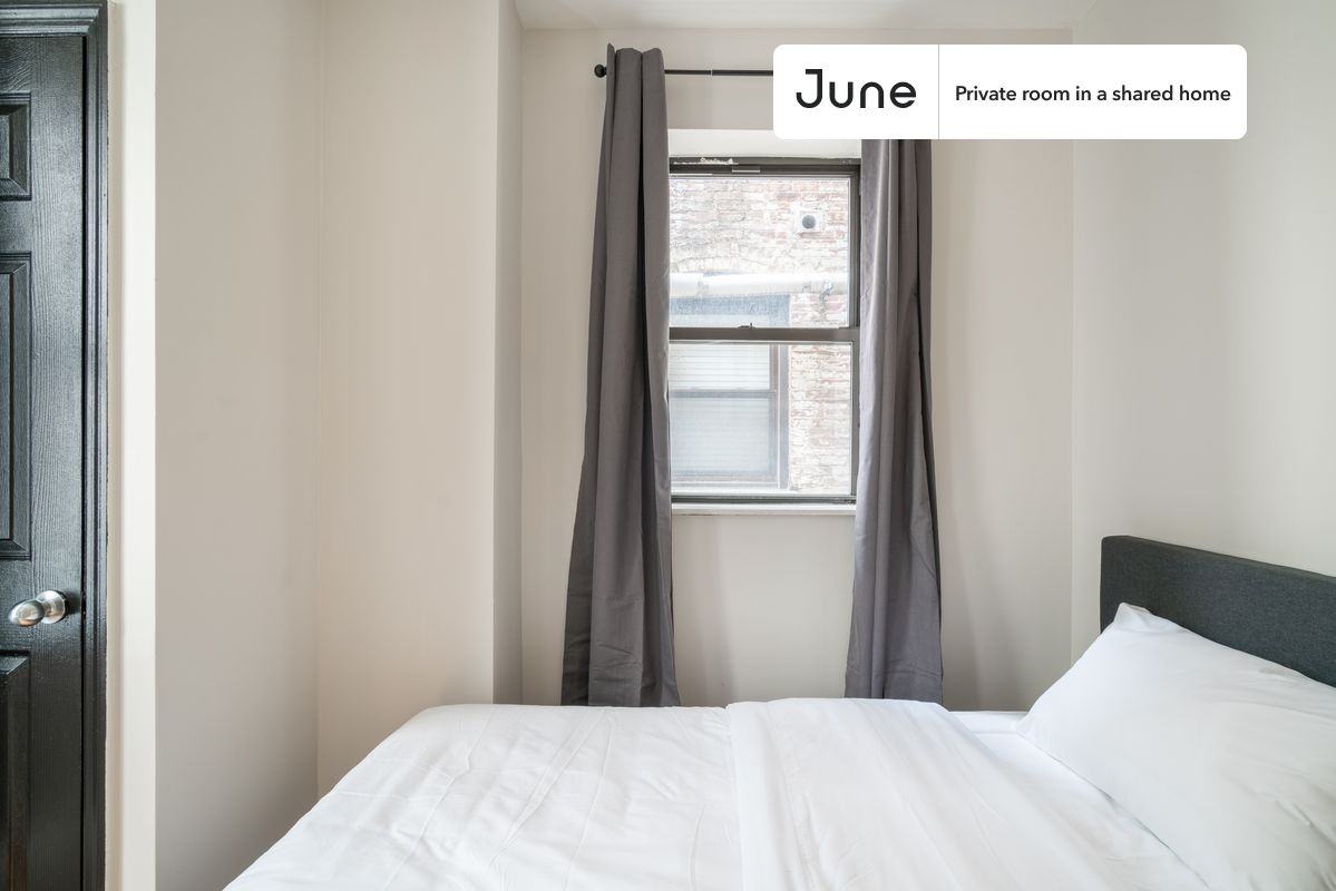 342 Manhattan Ave #D - Photo 4 of 13