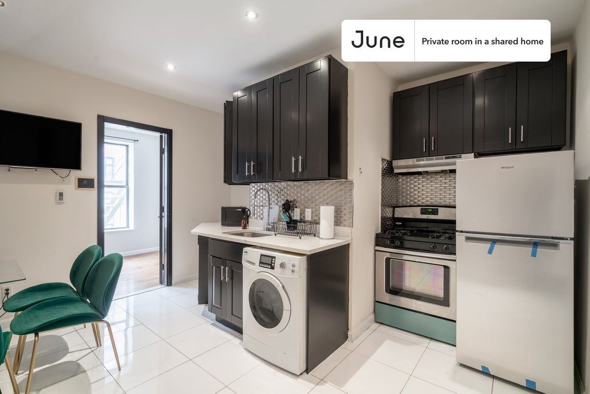 342 Manhattan Ave #D - Photo 5 of 13