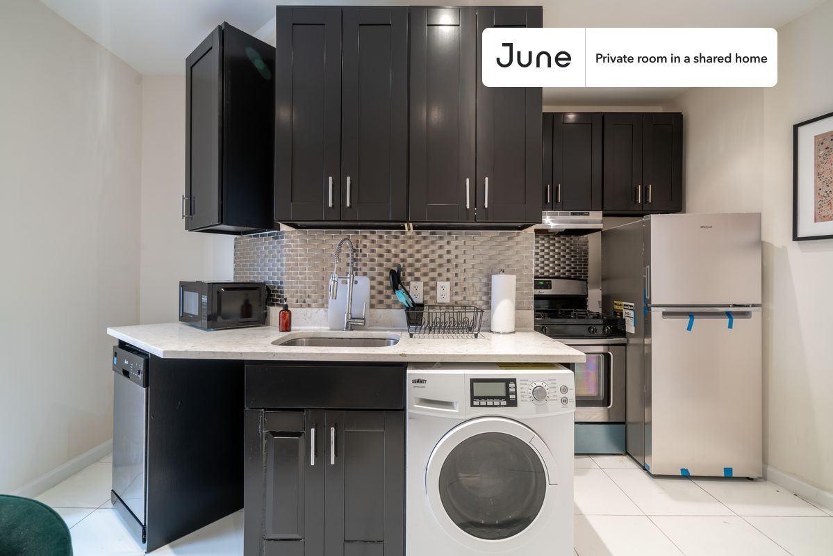 342 Manhattan Ave #D - Photo 6 of 13