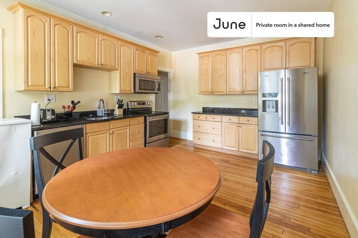 129 Chiswick Rd #A - Photo 7 of 18