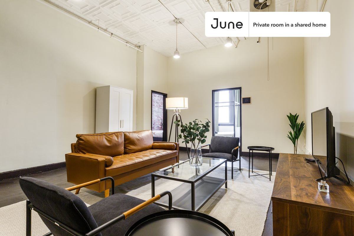 131 W 14th St #B - Photo 4 of 14