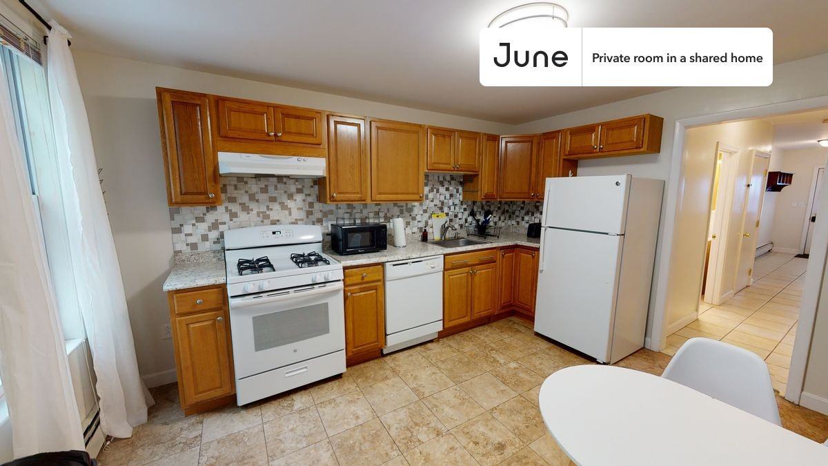 17 Berkshire St #B - Photo 5 of 13