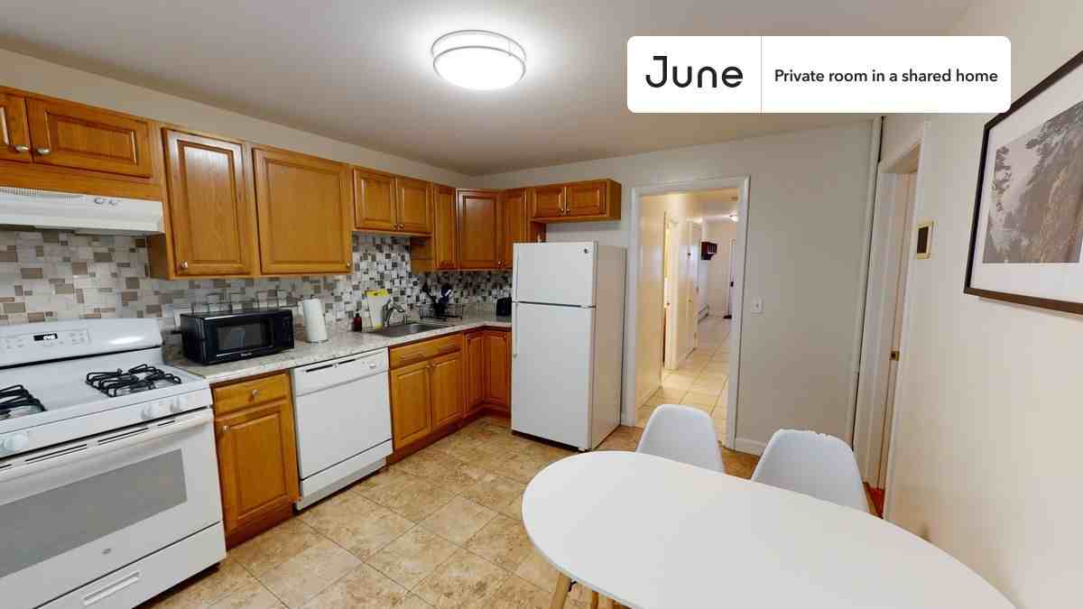 17 Berkshire St #B - Photo 6 of 13