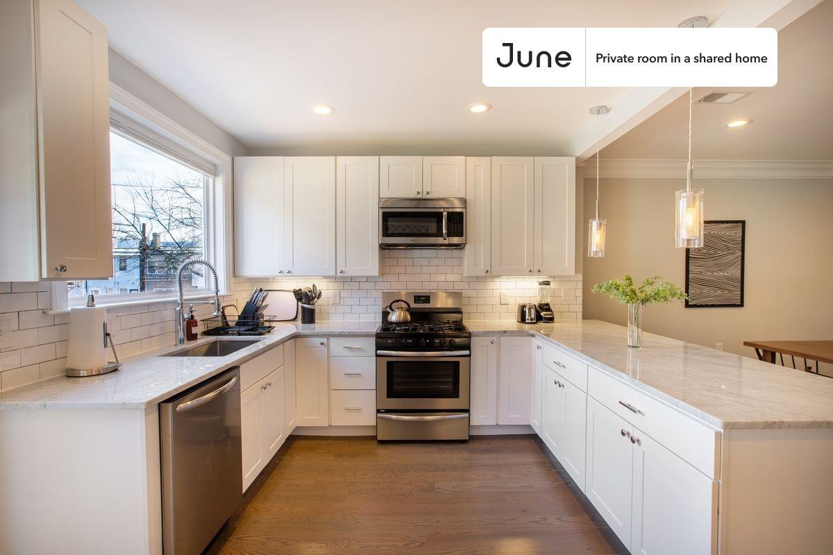 4419 3rd St Nw #B - Photo 7 of 13