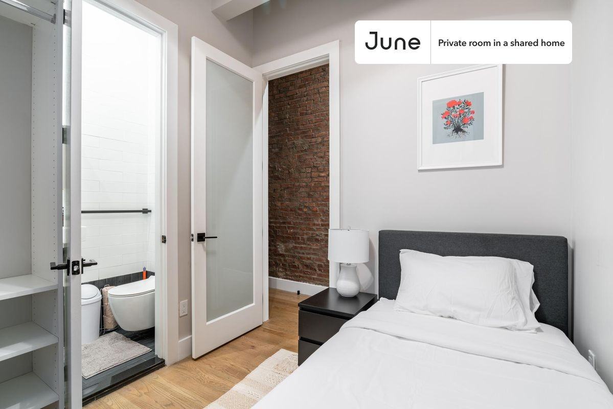 90 Manhattan Ave #A - Photo 2 of 19