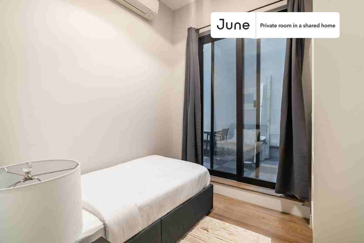 90 Manhattan Ave #A - Photo 4 of 19