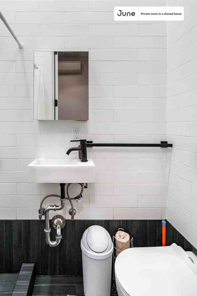 90 Manhattan Ave #A - Photo 5 of 19