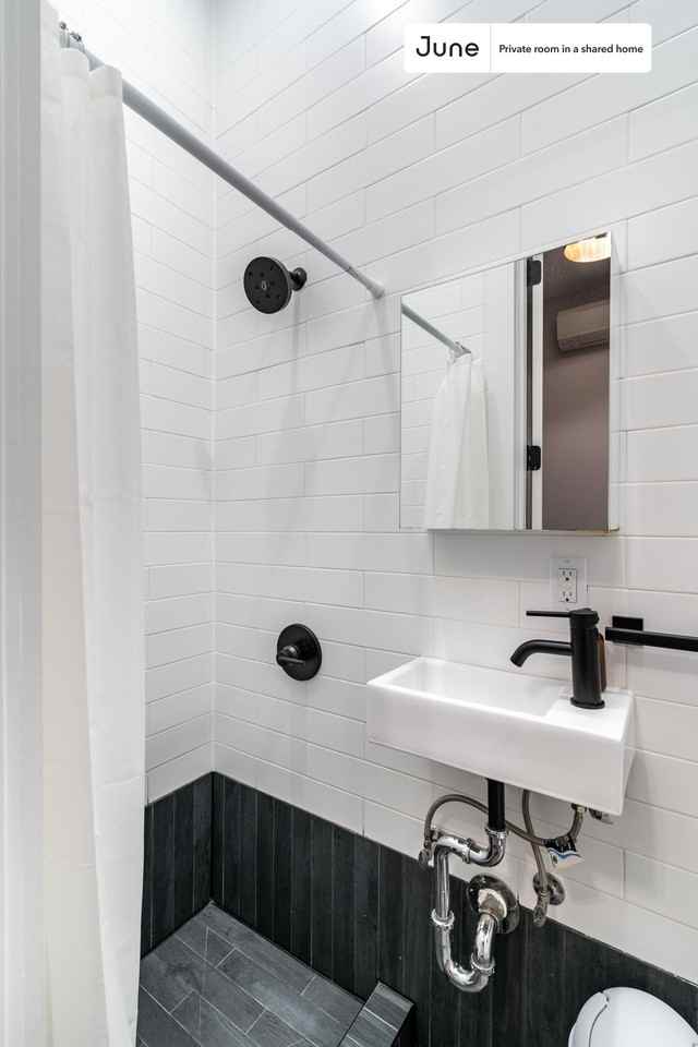 90 Manhattan Ave #A - Photo 6 of 19