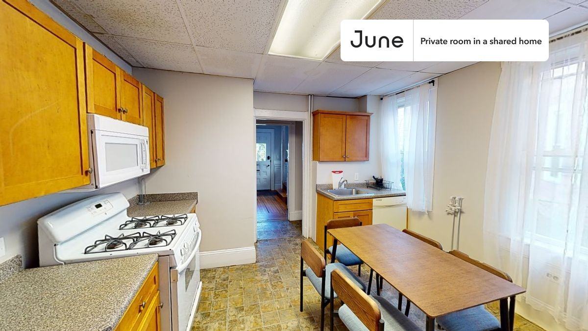 2 Murdock Ter #C - Photo 5 of 15