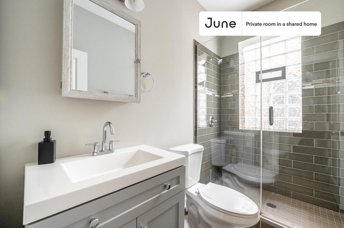 3304 W Armitage Ave #B - Photo 5 of 15