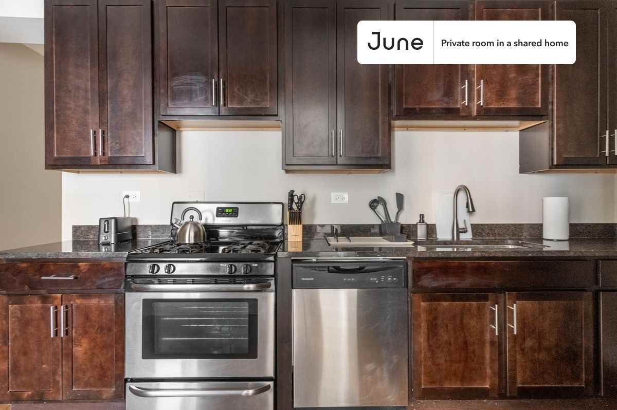 3304 W Armitage Ave #B - Photo 6 of 15