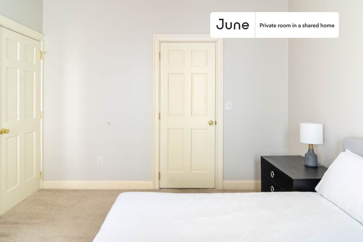 19 Berkshire St #B - Photo 5 of 12