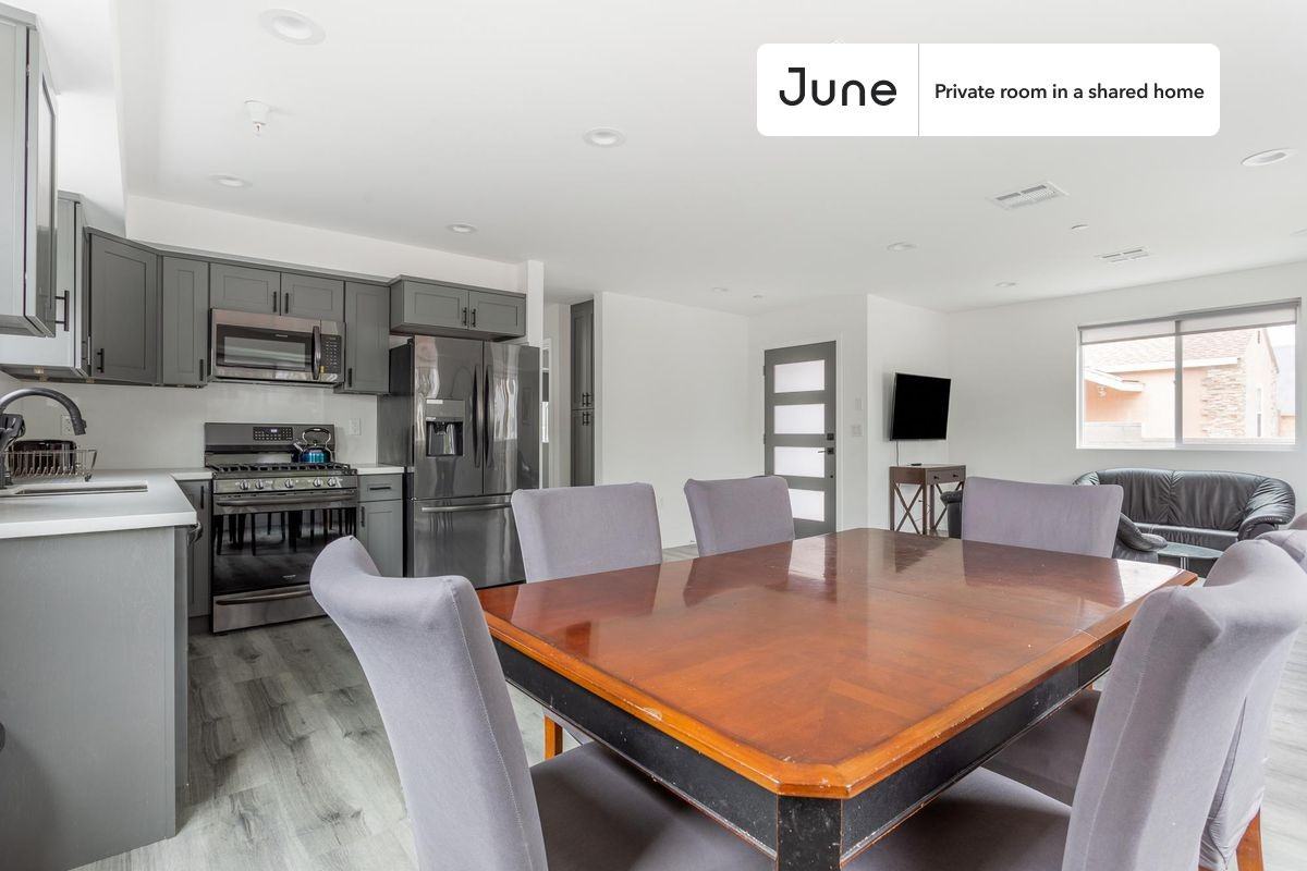 5641 Auckland Ave #C - Photo 7 of 20