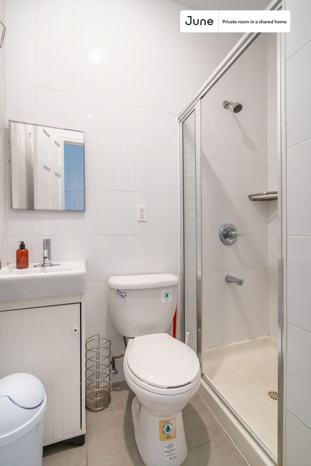 401 E 57th St #B - Photo 7 of 15