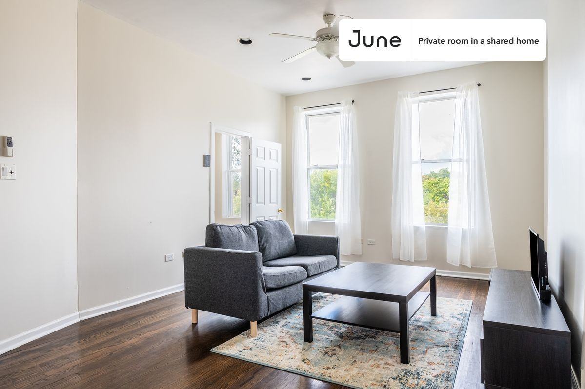 2527 W Division St #B - Photo 4 of 13