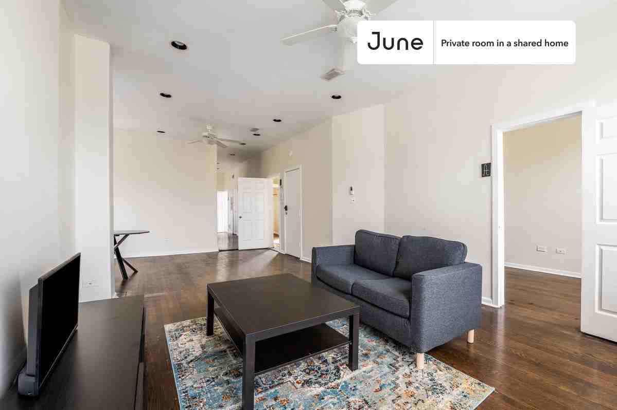 2527 W Division St #B - Photo 7 of 13