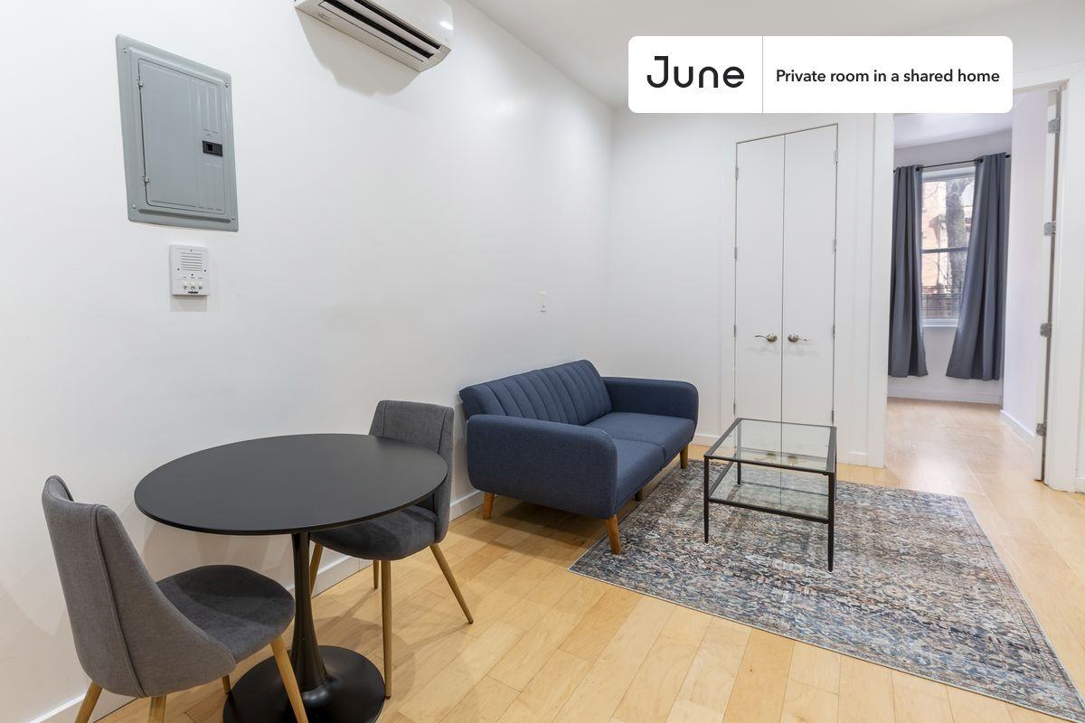 252 Madison St #C - Photo 4 of 17