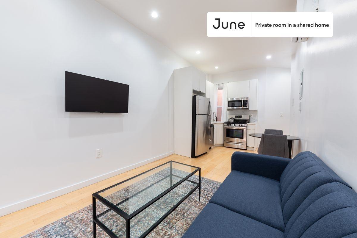 252 Madison St #C - Photo 5 of 17