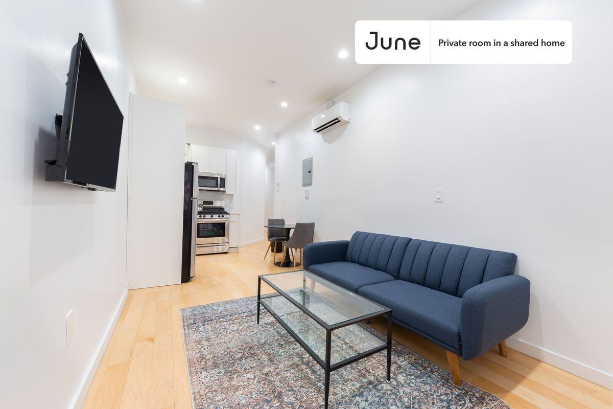 252 Madison St #C - Photo 7 of 17