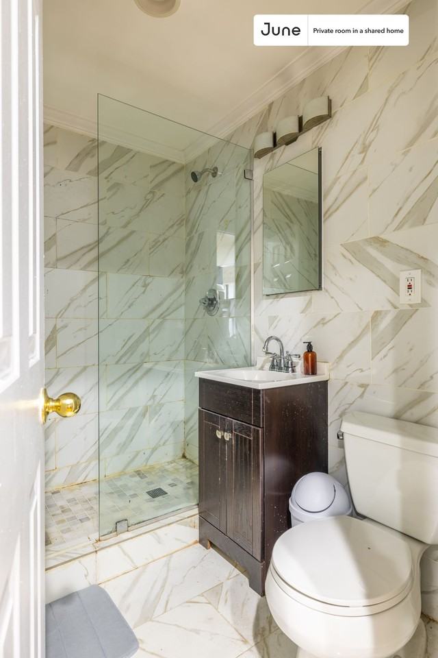 345 E 21st St #B - Photo 7 of 8